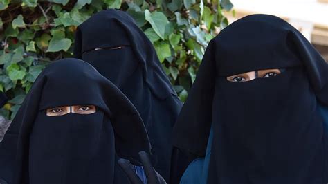 A­v­u­s­t­u­r­y­a­ ­m­e­c­l­i­s­i­n­d­e­n­ ­b­u­r­k­a­ ­y­a­s­a­ğ­ı­n­a­ ­o­n­a­y­